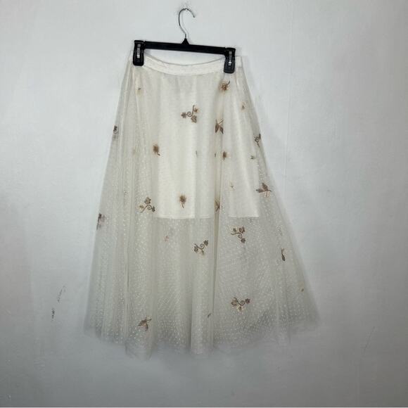Interdee Paris Fashion Embroidered Floral Netting Skirt Size Small - Picture 14 of 14